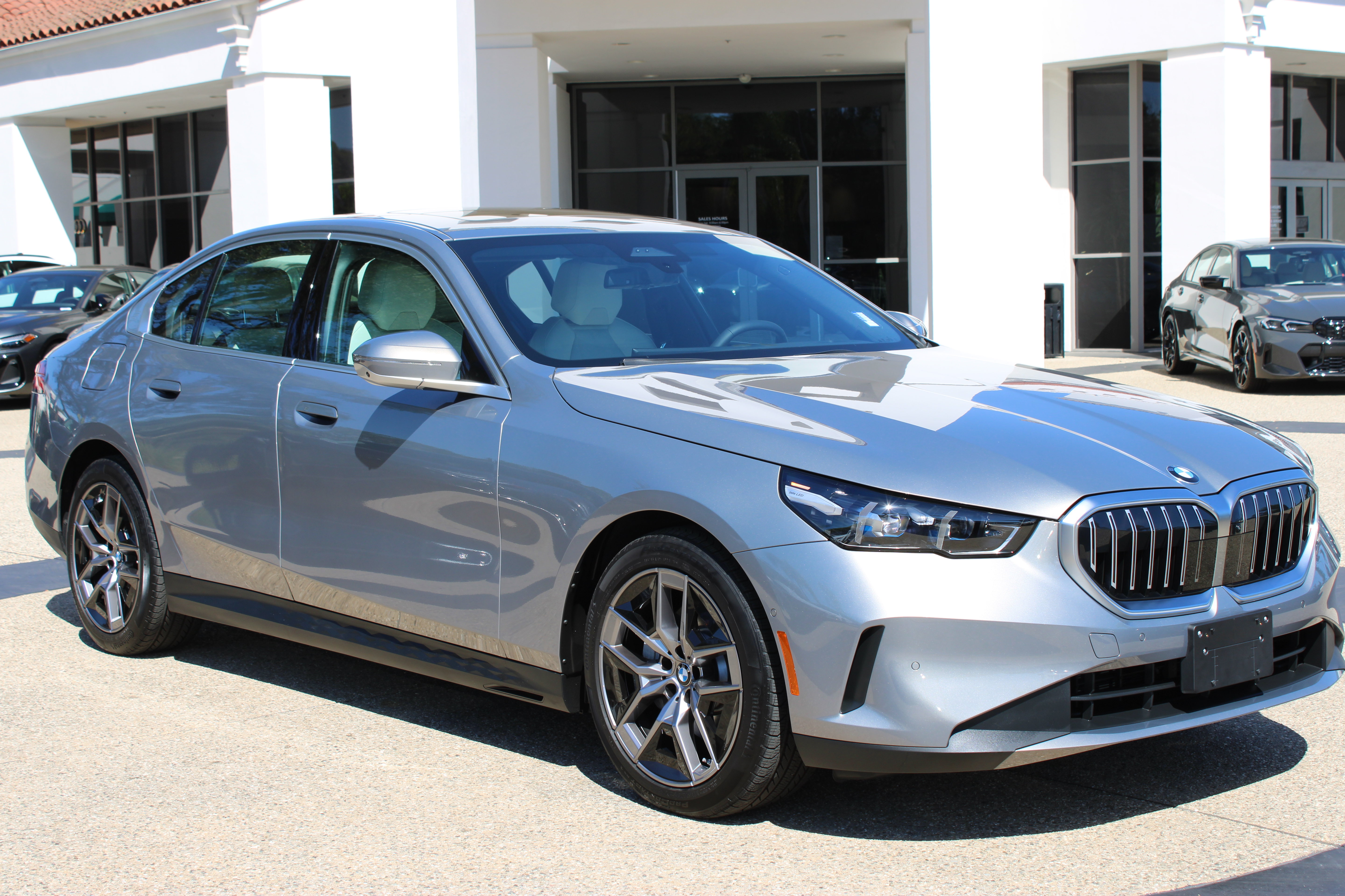 Used 2026 BMW 530i w/ Premium Package RWD image 9