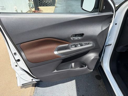 Used 2022 Nissan Kicks SR FWD image 39