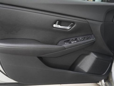 Used 2020 Nissan Sentra SV FWD image 17