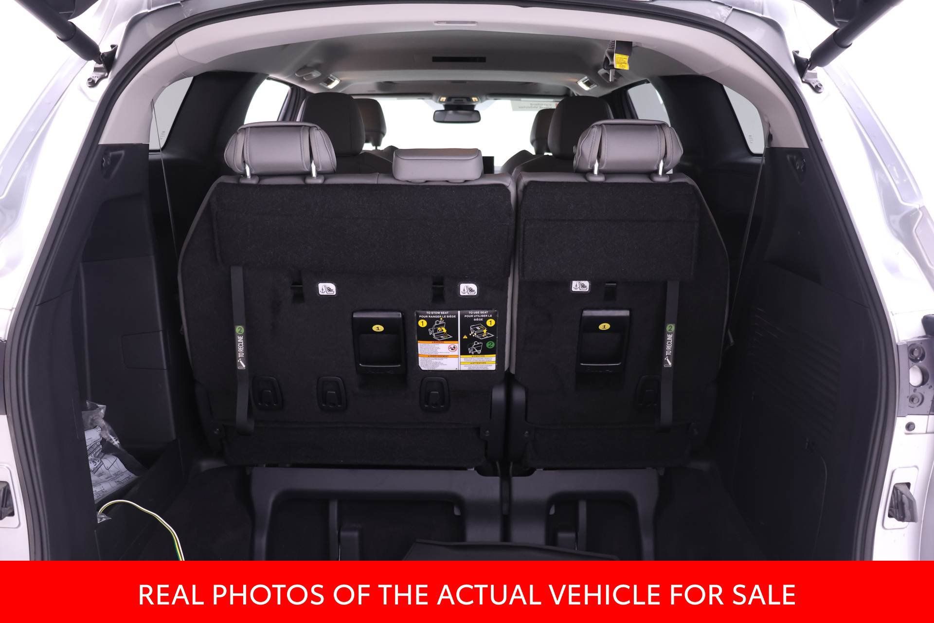 Used 2025 Toyota Sienna XLE FWD image 14