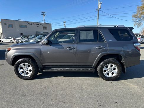 Used 2014 Toyota 4Runner SR5 Premium image 2
