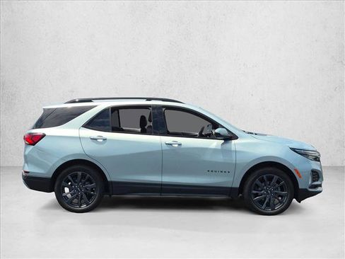Used 2022 Chevrolet Equinox RS FWD image 4