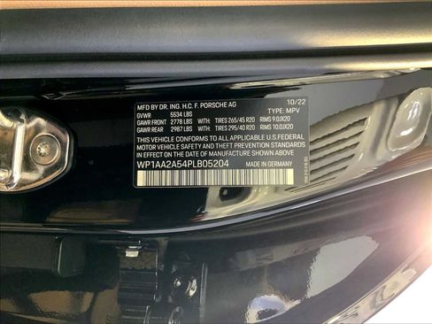 Certified 2023 Porsche Macan image 36