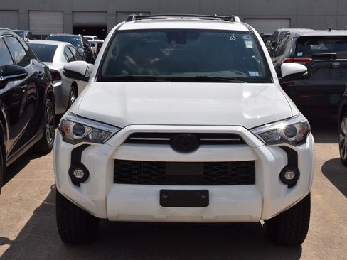 Used 2022 Toyota 4Runner SR5 Premium w/ Moonroof Package RWD image 3