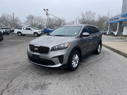 Used 2019 Kia Sorento LX image 4
