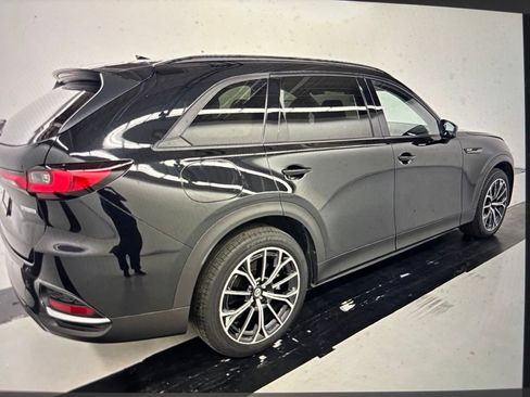 Used 2025 MAZDA CX-70 Plug-In Hybrid w/ Premium Pkg AWD/4WD image 2