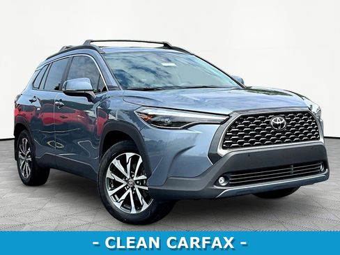 Used 2022 Toyota Corolla Cross XLE w/ Convenience Package AWD/4WD image 3