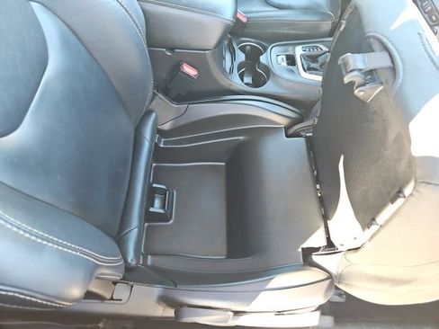 Used 2016 Jeep Cherokee Limited image 22