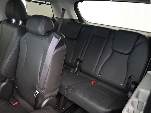 Used 2024 Kia Carnival SX Prestige image 40