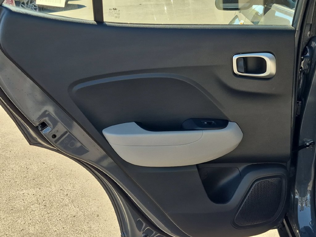 Used 2026 Hyundai Venue SEL FWD image 27