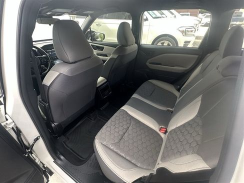 Used 2025 Subaru Forester AWD/4WD image 49
