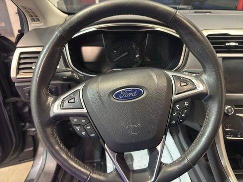 Used 2014 Ford Fusion SE w/ Equipment Group 202A FWD image 17