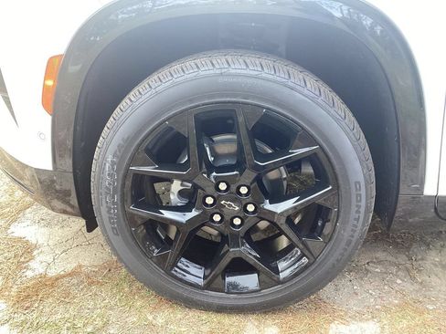 New 2026 Chevrolet Traverse RS w/ LPO, Floor Liner Package FWD image 9