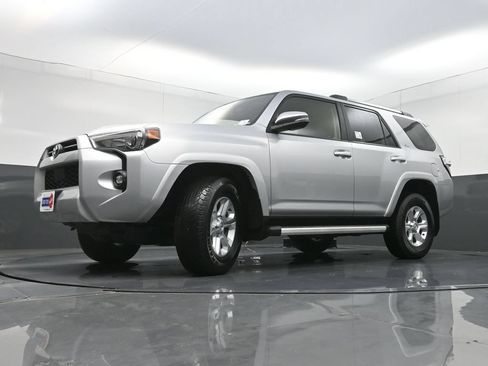 Used 2023 Toyota 4Runner SR5 Premium w/ Moonroof Package RWD image 27