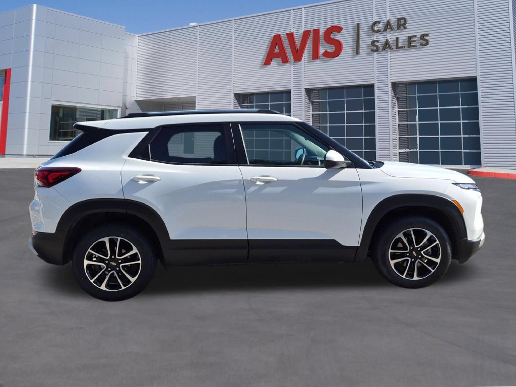 Used 2025 Chevrolet TrailBlazer LT AWD/4WD image 5