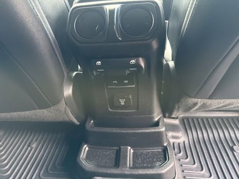 Certified 2020 Jeep Wrangler Unlimited Sahara image 30