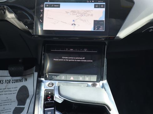 Used 2021 Audi e-tron Premium w/ Convenience Plus Package image 11