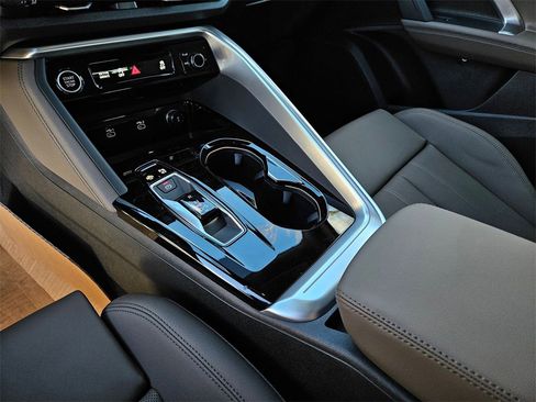 New 2025 Audi Q5 Premium Plus image 14