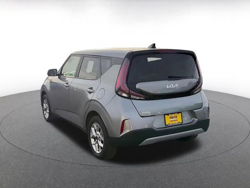 Used 2025 Kia Soul LX w/ LX Technology Package FWD image 11