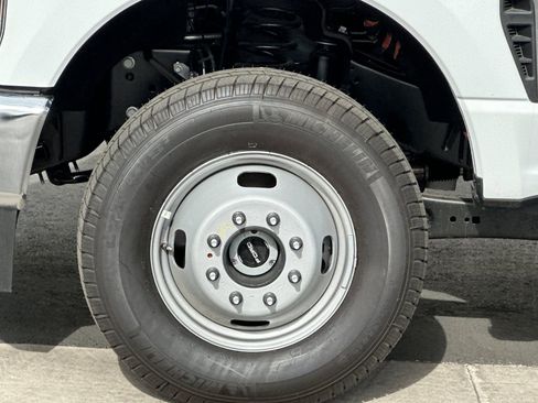 New 2026 Ford F350 XL w/ XL Chrome Package image 21