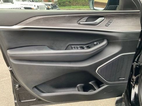 Certified 2021 Jeep Grand Cherokee L Limited w/ Luxury Tech Group II image 25