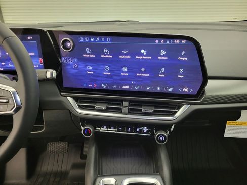 New 2026 Chevrolet Equinox EV LT w/ Comfort Package FWD image 30