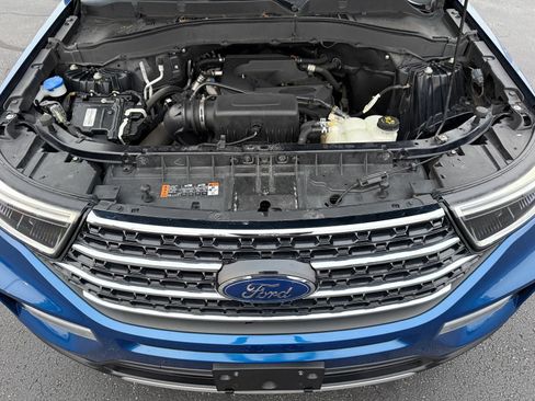 Used 2020 Ford Explorer XLT w/ Equipment Group 202A AWD/4WD image 41