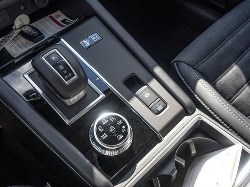 New 2025 Mitsubishi Outlander 4WD Plug-In Hybrid image 40