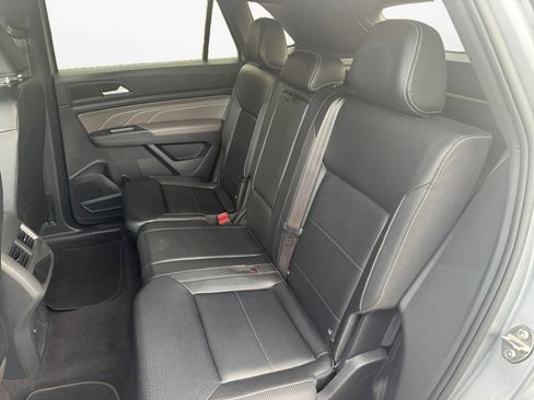 Used 2021 Volkswagen Atlas Cross Sport SE image 14