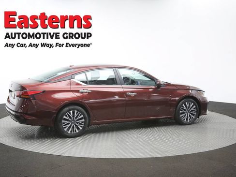 Used 2023 Nissan Altima 2.5 SV FWD image 42