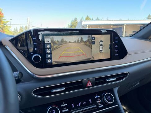 Used 2021 Hyundai Sonata Limited FWD image 17