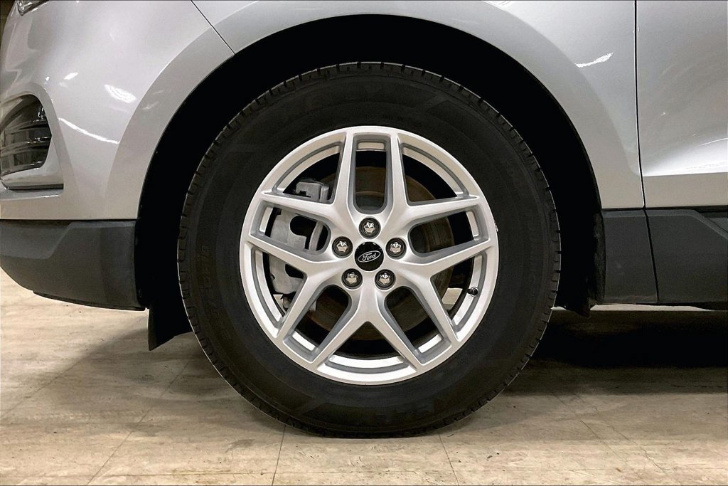Certified 2024 Ford Edge SEL AWD/4WD image 9