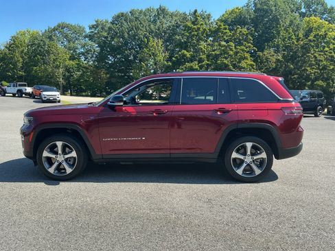 Used 2023 Jeep Grand Cherokee 4WD 4xe image 5