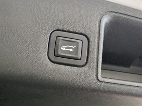 Used 2018 GMC Terrain SLT w/ Preferred Package image 14