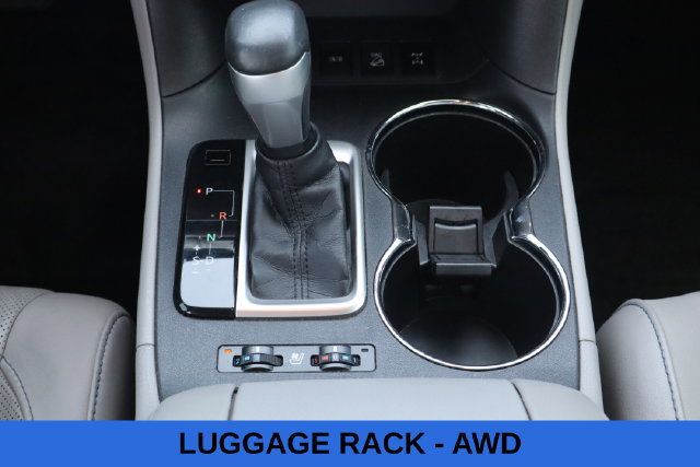 Used 2017 Toyota Highlander Limited AWD/4WD image 11