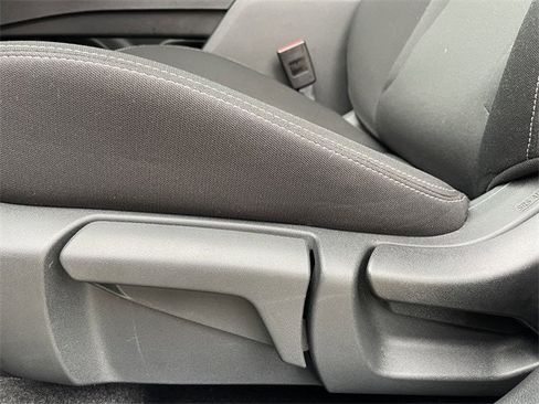 Used 2023 Nissan Rogue S image 25