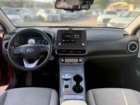 Used 2023 Hyundai Kona SE FWD image 17