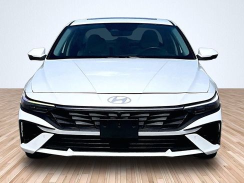 Used 2024 Hyundai Elantra Limited FWD image 3