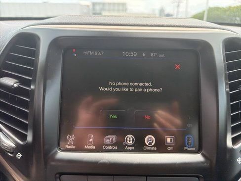 Used 2016 Jeep Cherokee Latitude w/ Safety/Convenience Group AWD/4WD image 29