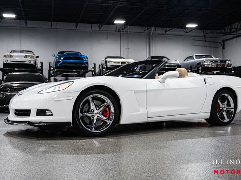 Used 2012 Chevrolet Corvette Convertible w/ 2LT Preferred Equipment Group image 1