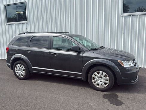 Used 2019 Dodge Journey SE FWD image 6