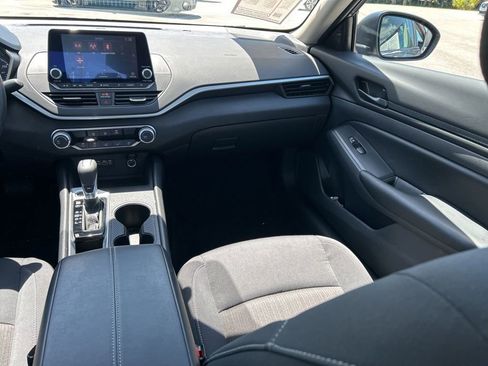 Certified 2025 Nissan Altima 2.5 S FWD image 13