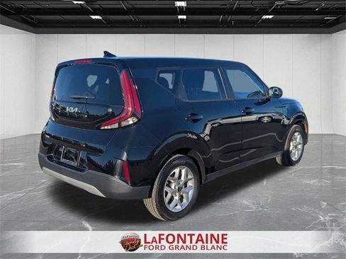 Used 2024 Kia Soul LX w/ Option Group 015 image 5