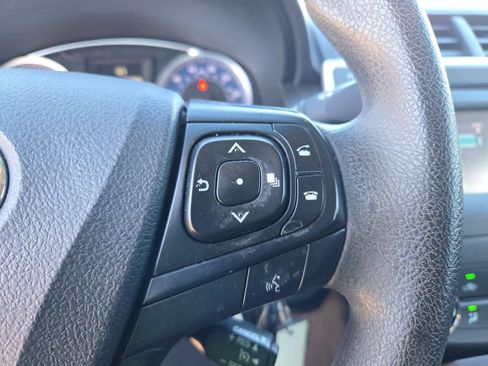 Used 2017 Toyota Camry LE image 23