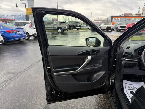 Used 2022 Mitsubishi Eclipse Cross ES image 23