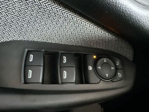 Used 2025 Chevrolet TrailBlazer LT AWD/4WD image 17
