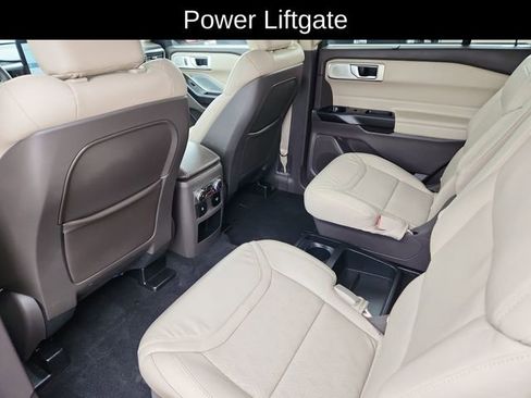 Used 2020 Ford Explorer Platinum w/ Premium Technology Package AWD/4WD image 28