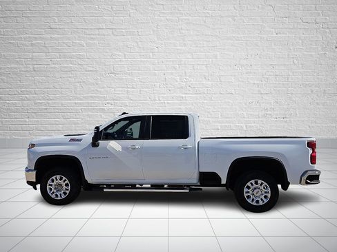 Used 2023 Chevrolet Silverado 2500 LT w/ Convenience Package AWD/4WD image 2
