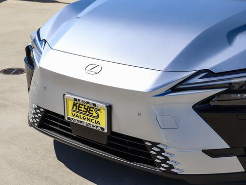 New 2026 Lexus ES 350e FWD image 8