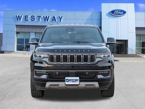 Used 2024 Jeep Wagoneer Series II w/ Flexible Seating Group RWD image 8